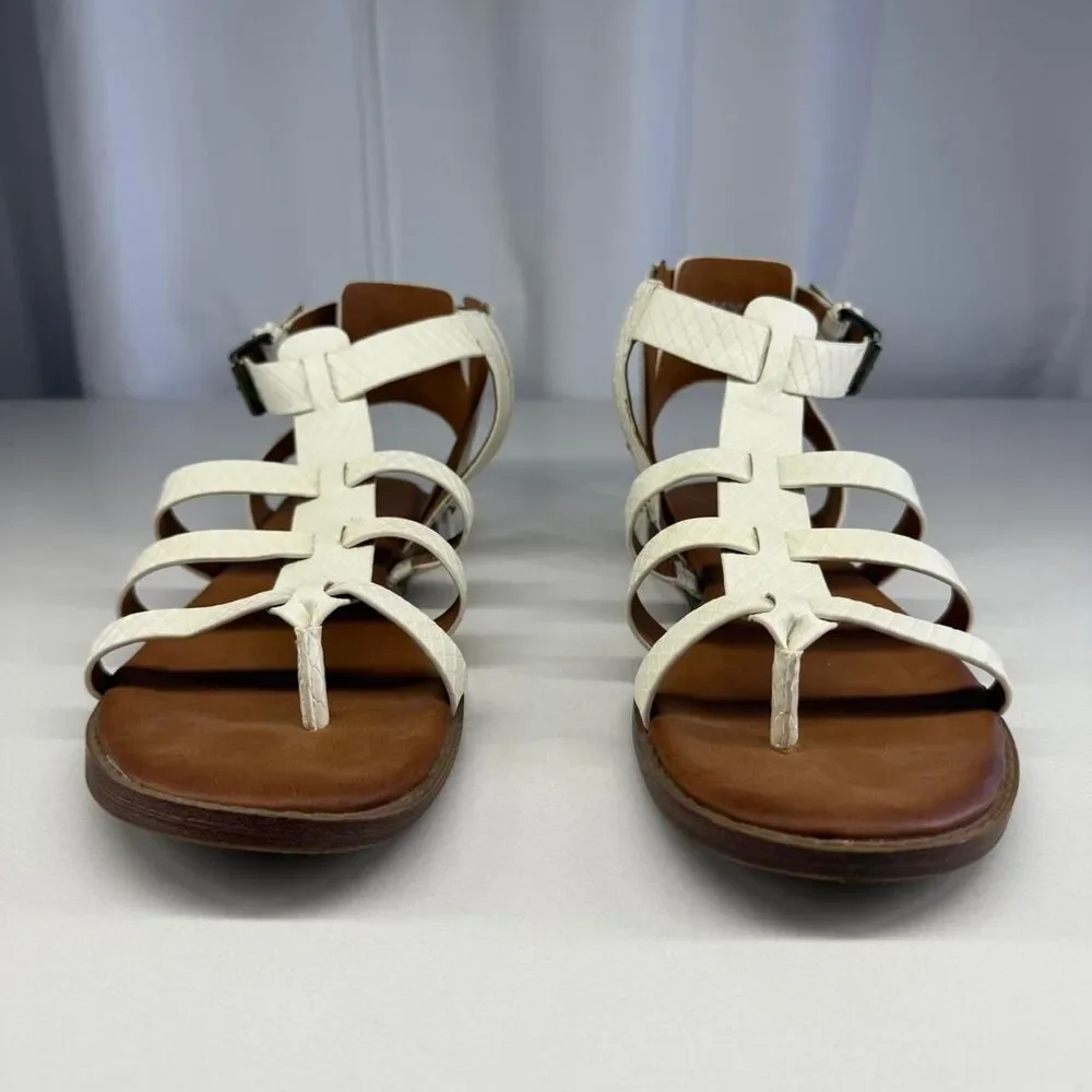 Zodiac Women's White and Cream Sandals